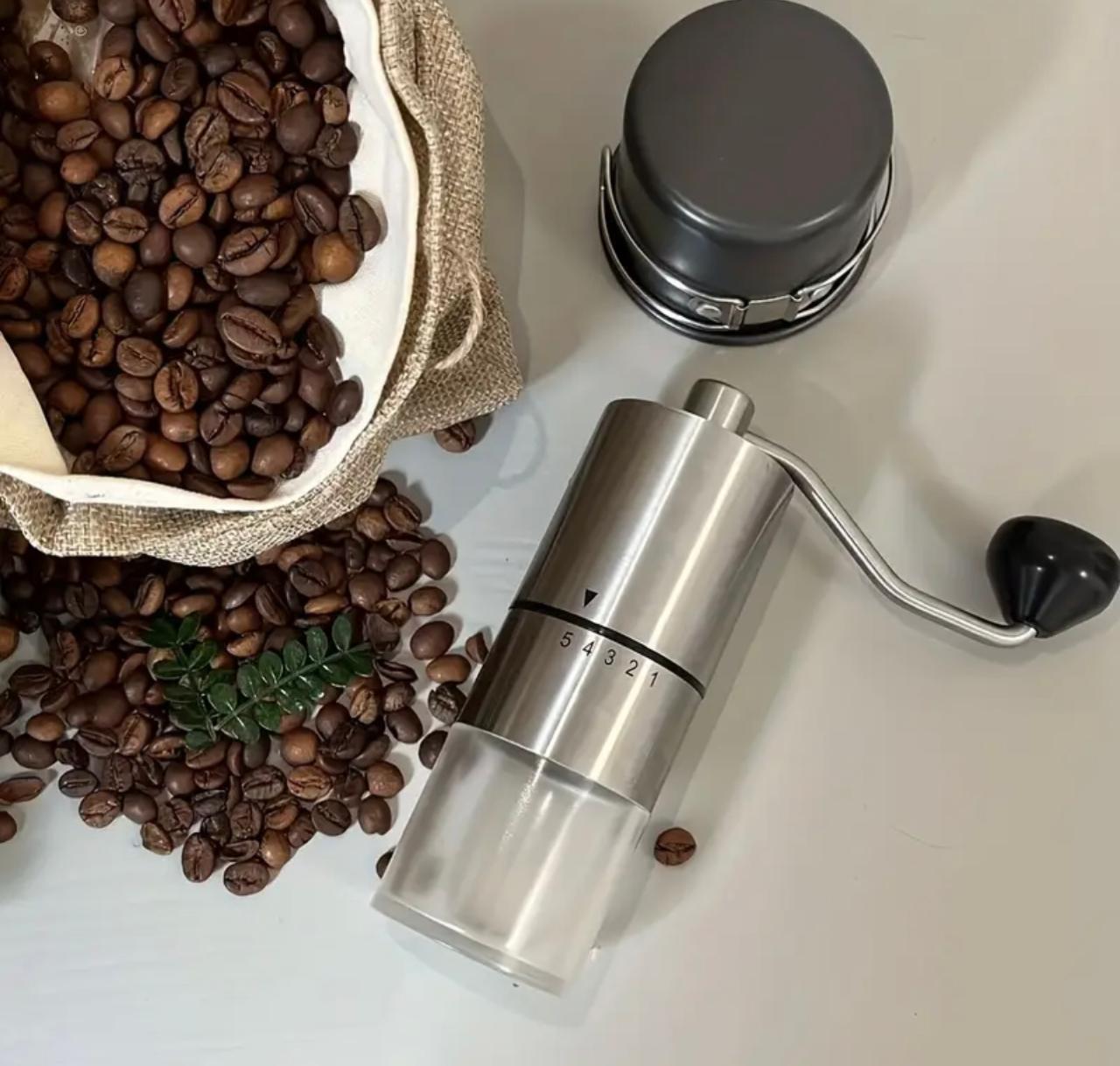 Handheld Manual Coffee Grinder with Ceramic Burr and 5 adjustable settings