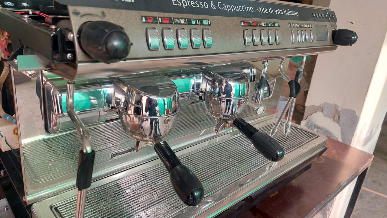 Refurbished LA-CIMBALI M39 DOSATRON 2 Gr. Coffee Machine